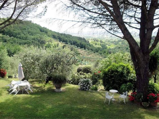 Villa in vendita a Monsummano Terme PT