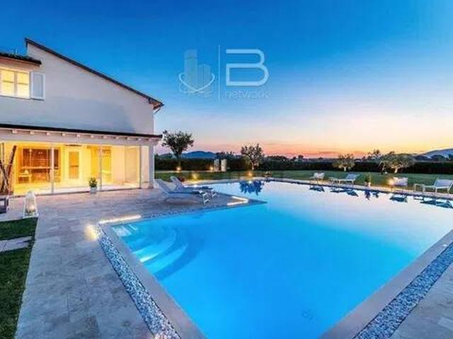 Villa in vendita a Monsummano Terme PT