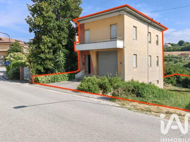 Villa in vendita a Montottone FM