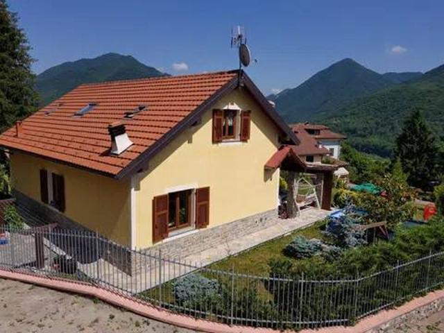 Villa in vendita a Montoggio GE