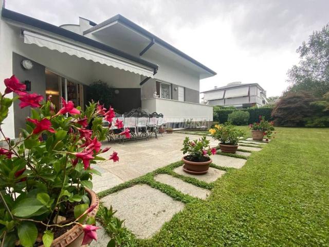 Villa in vendita a Montorfano CO