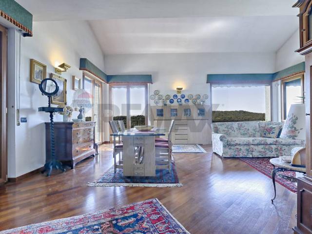 Villa in vendita a Montorfano CO
