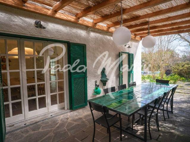 Villa in vendita a Montorfano CO