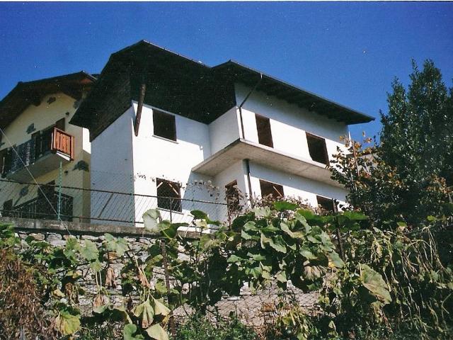 Villa in vendita a Montagna in Valtellina SO