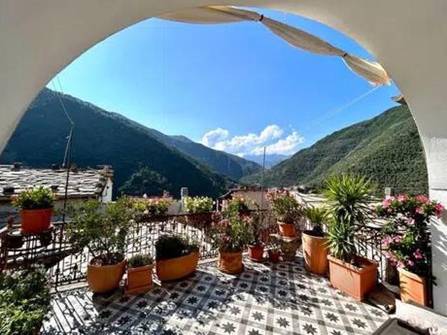 Villa in vendita a Montalto Carpasio IM