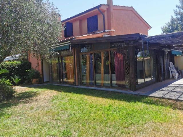 Villa in vendita a Montalto di Castro VT