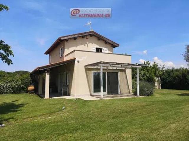 Villa in vendita a Montalto di Castro VT