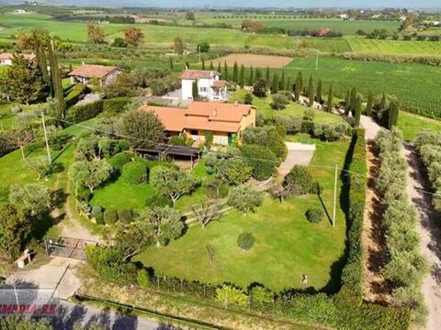 Villa in vendita a Montalto di Castro VT