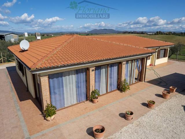 Villa in vendita a Montalto di Castro VT