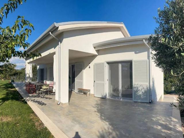 Villa in vendita a Montalto di Castro VT