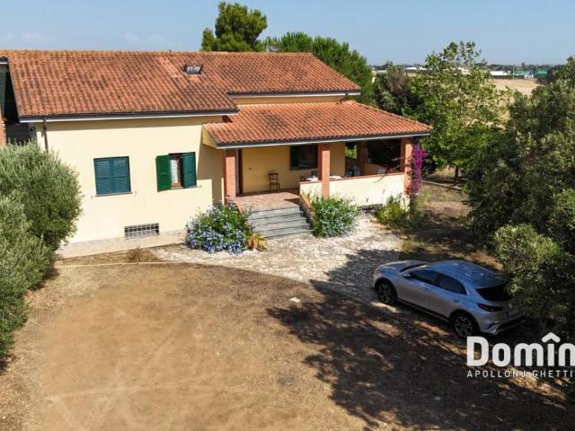 Villa in vendita a Montalto di Castro VT