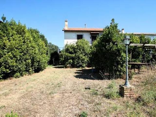 Villa in vendita a Montalto di Castro VT