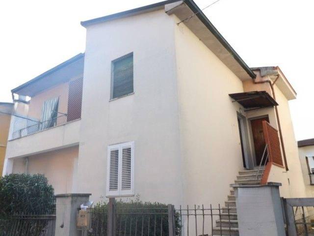 Villa in vendita a Montevarchi