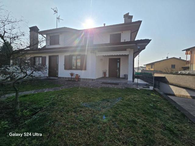 Villa in vendita a Monte Cremasco CR