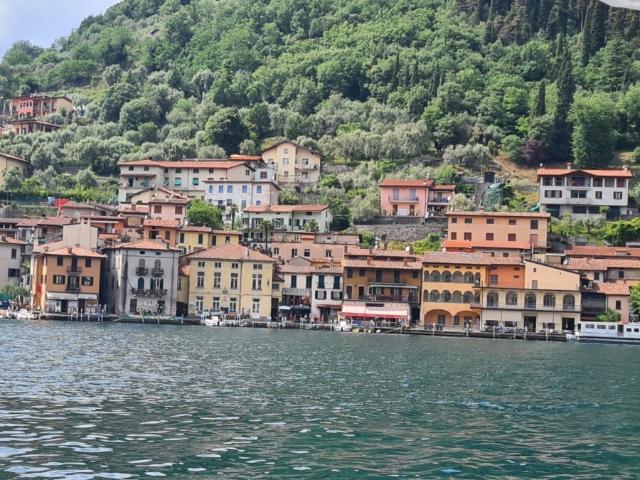 VILLA in VENDITA a MONTE ISOLA di 8 vani
