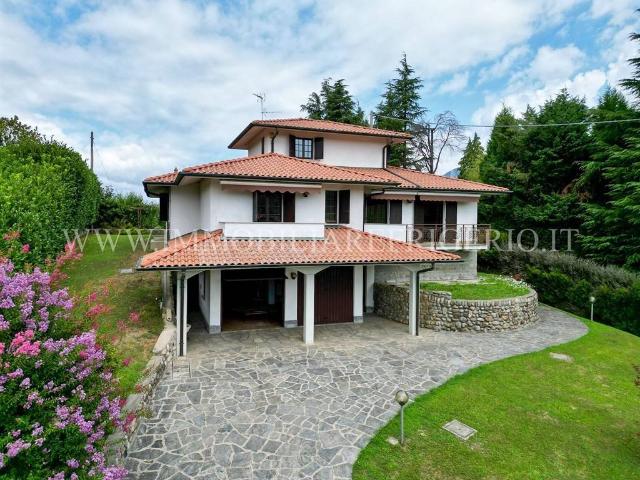 Villa in vendita a Monte Marenzo LC