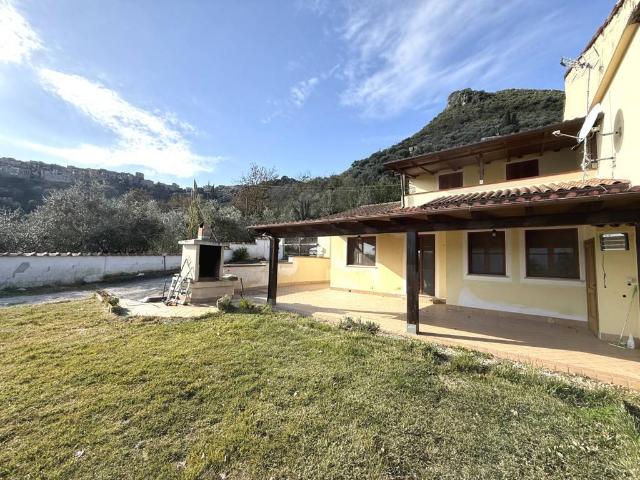 Villa in vendita a Monte San Biagio LT