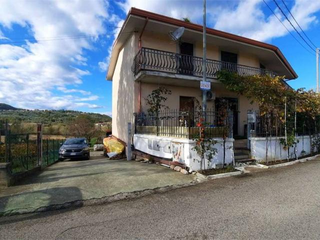Villa in vendita a Monte San Giovanni Campano FR