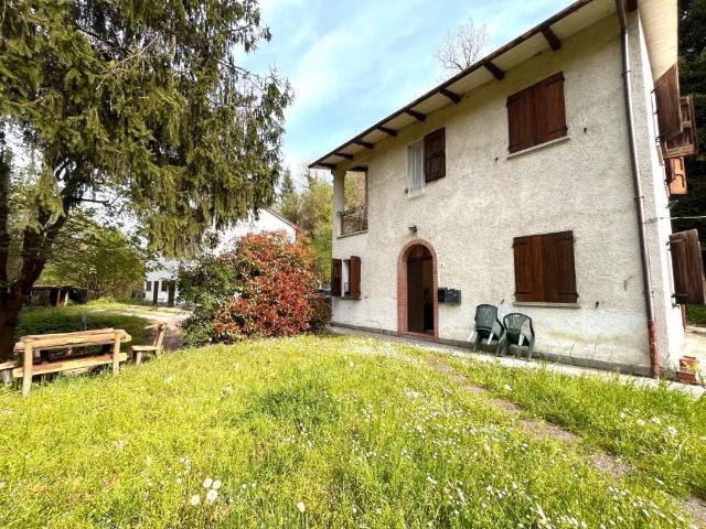 Villa in vendita a Monte San Pietro BO