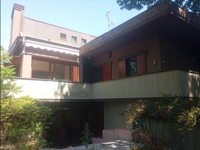 Villa in vendita a Monte San Pietro BO