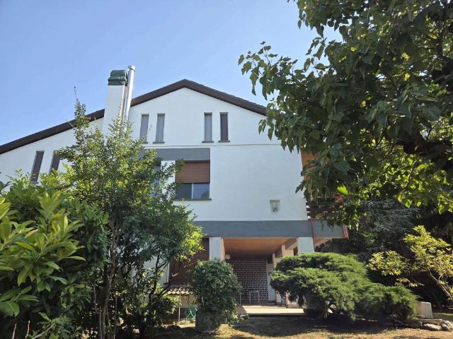 Villa in vendita a Monte San Pietro BO