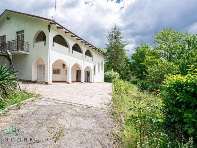 Villa in vendita a Monte San Pietro BO