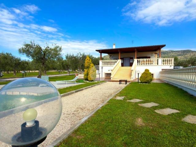 Villa in vendita a Monte Sant'Angelo FG