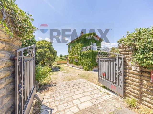 Villa in vendita a Monte Porzio Catone