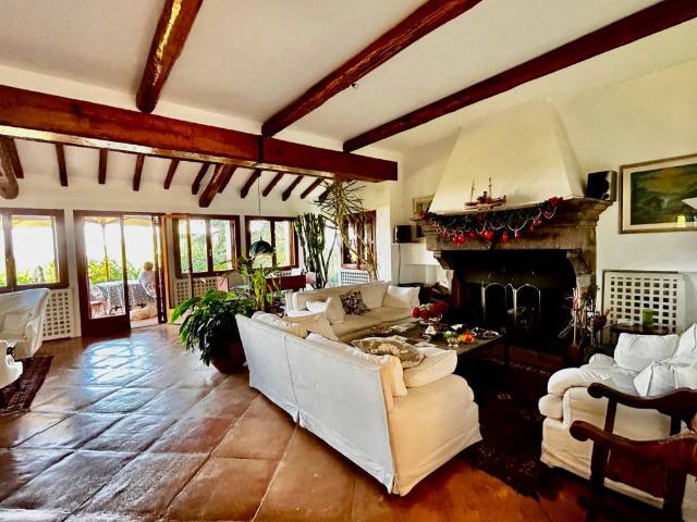 Villa in vendita a Monte Porzio Catone RM