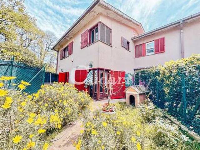 Villa in vendita a Monte Porzio Catone RM