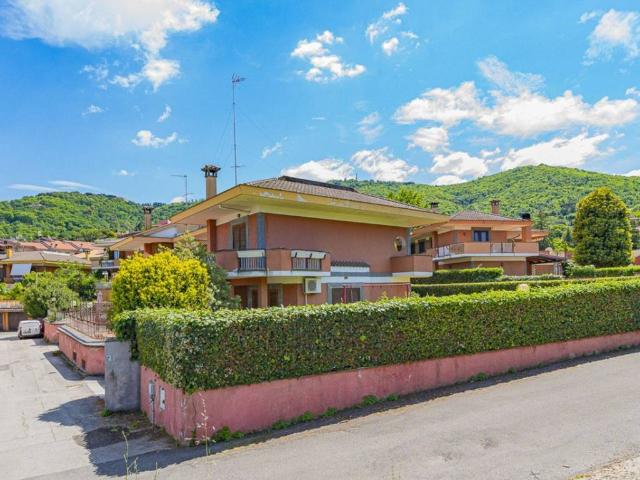 Villa in vendita a Monte Porzio Catone RM