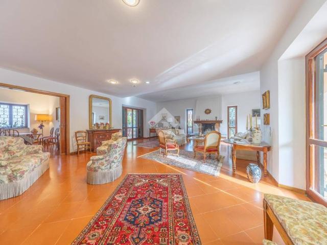 Villa in vendita a Monte Porzio Catone RM