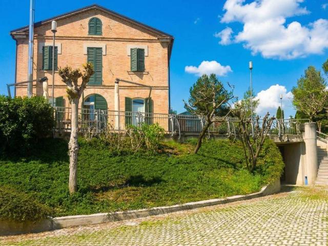 Villa in vendita a Monte Roberto AN