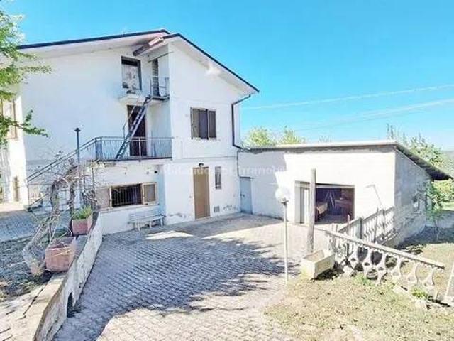 Villa in vendita a Montebello di Bertona PE