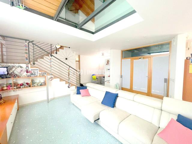 VILLA in VENDITA a MONTEBELLUNA di 5 vani