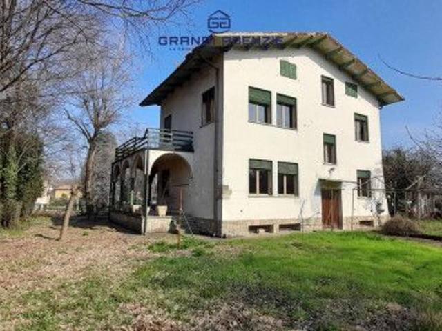 Villa in vendita a Montecchio Emilia