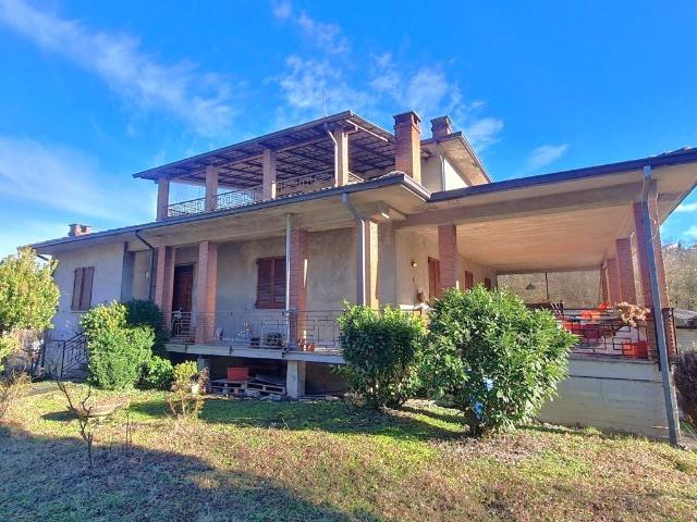 Villa in vendita a Montecalvo Versiggia PV
