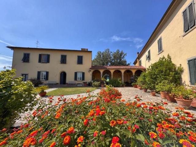 Villa in vendita a Montecalvoli Alto Santa Maria a Monte 750 mq Rif: 1331357