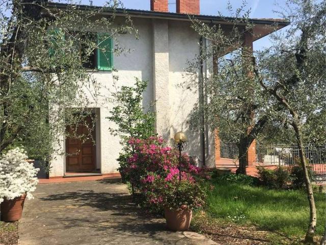 Villa in vendita a Montecarlo LU