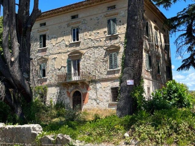 Villa in vendita a Montecarlo LU
