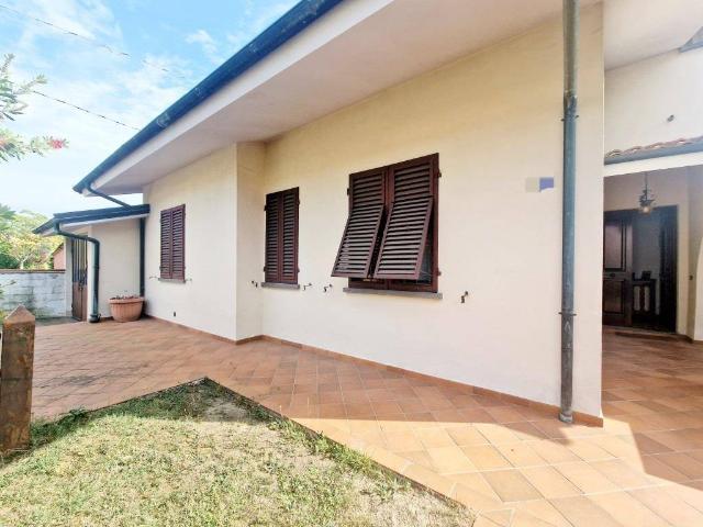 Villa in vendita a Montecarlo LU