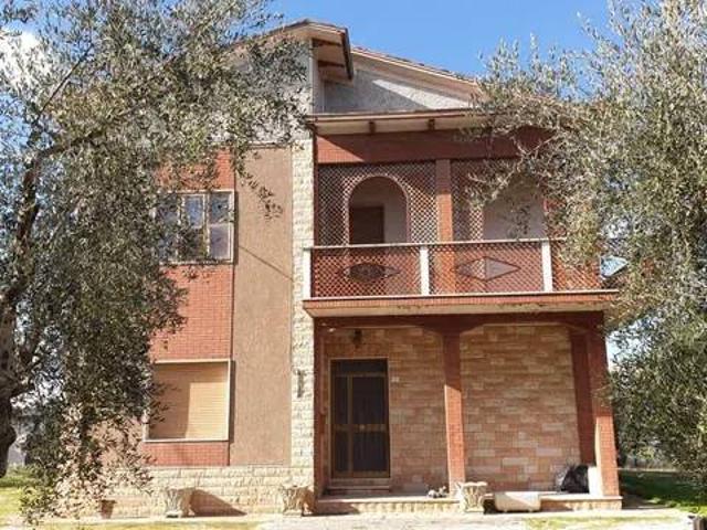 Villa in vendita a Montecarotto AN
