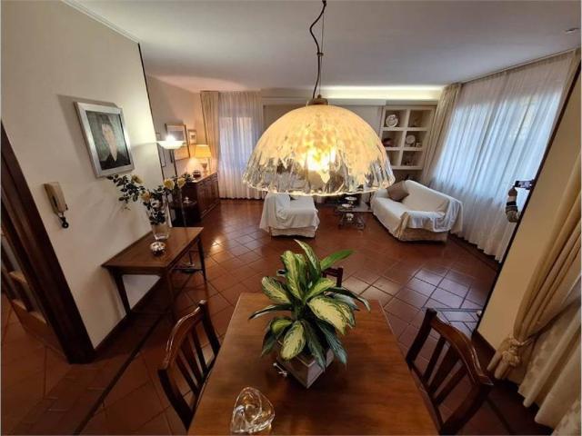 Villa in vendita a Montecatini Terme PT