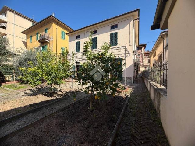 Villa in vendita a Montecatini Terme PT