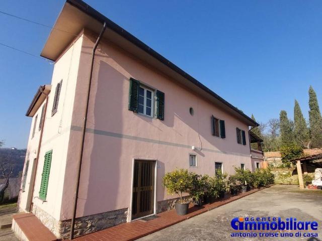 Rustico / Casale in vendita a Montecatini Terme PT
