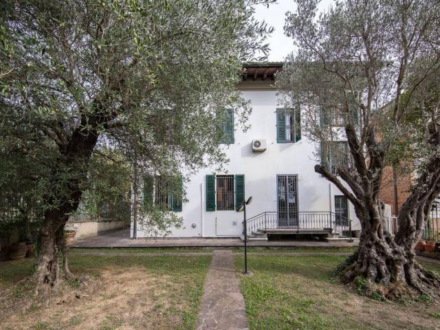 Villa in vendita a Montecatini Terme PT