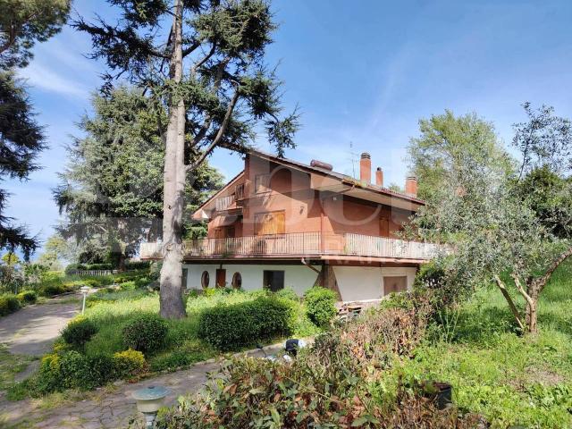 Villa in vendita a Montecompatri