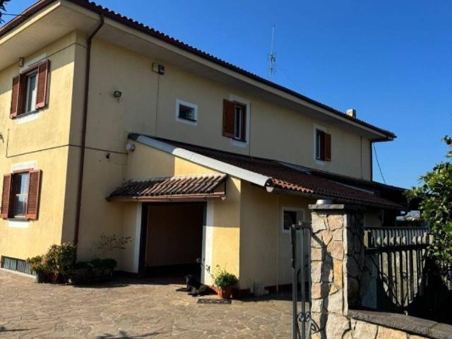 Villa in vendita a Montecorvino Pugliano SA