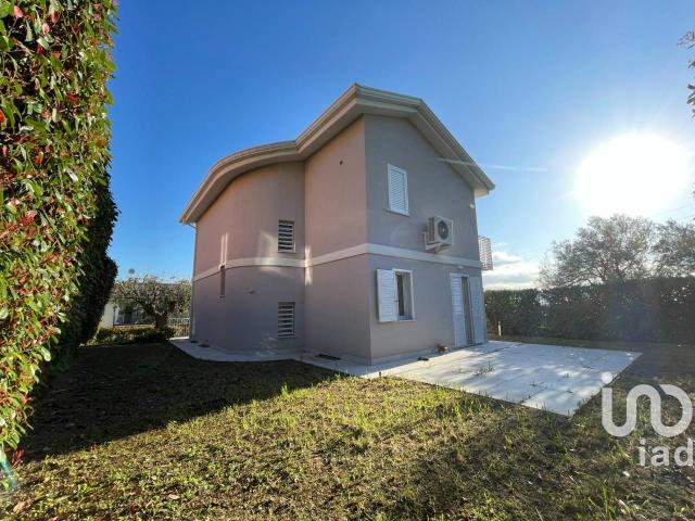 Villa in vendita a Montecosaro