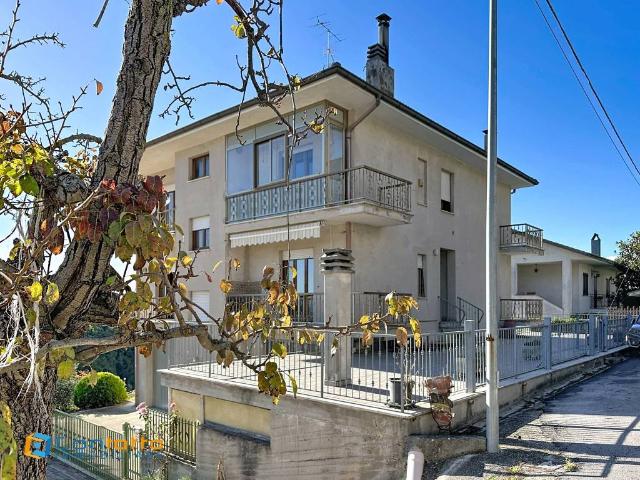 Villa in vendita a Montefiore dell'Aso AP